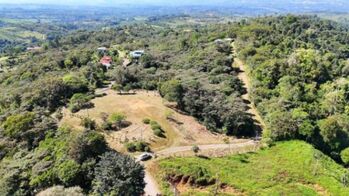 HERMOSO TERRENO EN VENTA EN VISTAS DEL CHIRRIPÓ, PÉREZ ZELEDÓN  in San Isidro De El General, Pérez Zeledón, San José — $160,000 - Photo 4 of 8