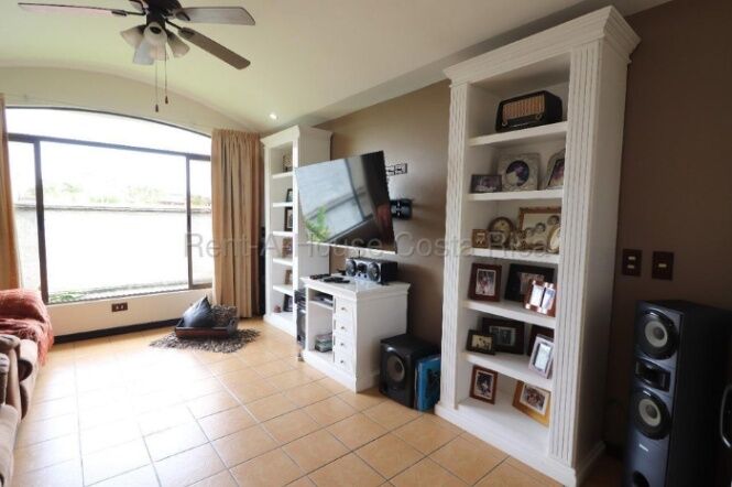 Venta de Casa en San Isidro de Alajuela. RAH 26-1739 in San Isidro, Alajuela — ₡ 325 000 000