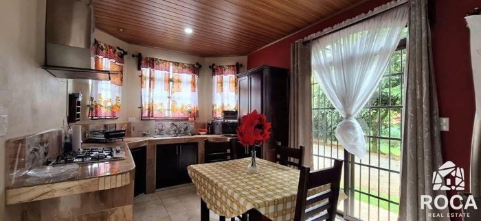 Casa con piscina en venta en Cajón de Pérez Zeledón in Cajón, Pérez Zeledón, San José — $210,000 - Photo 3 of 11
