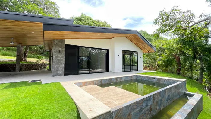 Casa nueva en venta en Atenas Costa Rica en Atenas, Alajuela — $1,700 - Foto 2 de 20