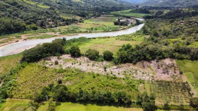 SE VENDE FINCA CERCA DEL RÍO CON POTENCIAL DE DESARROLLO in San Isidro De El General, Pérez Zeledón, San José — $113,000