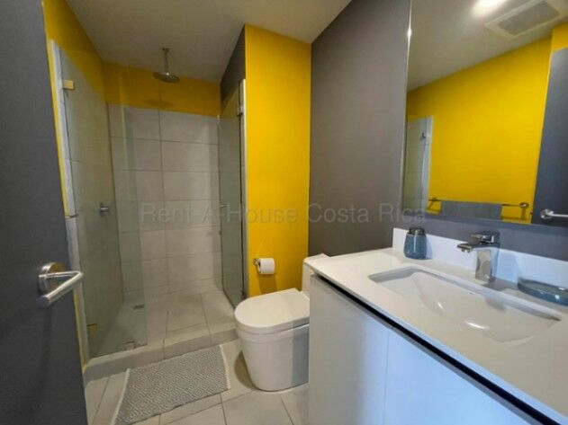 Alquiler de Apartamento Amueblado en Secret Sabana. RAH 26-2128 in Mata Redonda, San José — $1,000