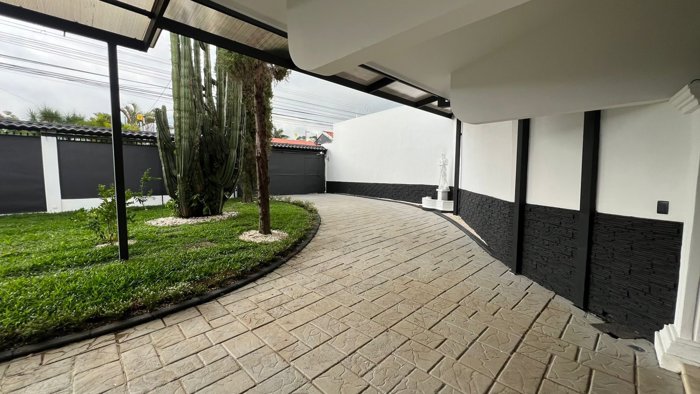 Alquiler (Se Alquila) Casa en Tres Ríos una planta Cod EM 1513 en Tres Ríos, La Unión, Cartago — $3,200