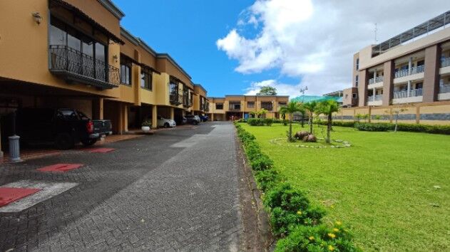 Venta de Lote en Granadilla de Curridabat. RAH 25-2013 en Granadilla, Curridabat, San José — $87,000
