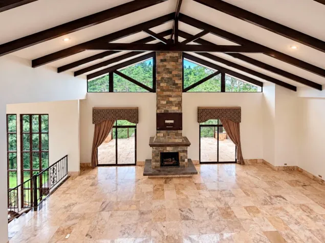Casa en venta con vistas al bosque en San Ramón de Tres Ríos | 807 m² en San Ramón, La Unión, Cartago — $830,000 - Foto 3 de 33