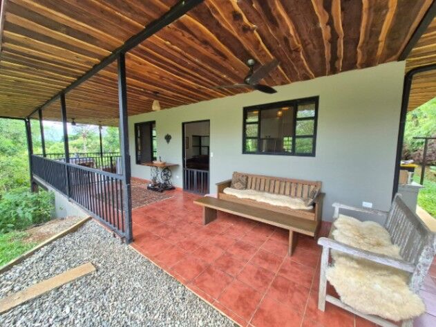 Casa privada de 3 dormitorios y 2 niveles en venta en Quizarra, Pérez Zeledón en Cajón, Pérez Zeledón, San José — $625,000