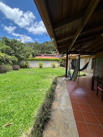 Hermosa casa amueblada de tres habitaciones  en San Miguel de Naranjo in San Miguel, Naranjo, Alajuela — $1,650 - Photo 2 of 32