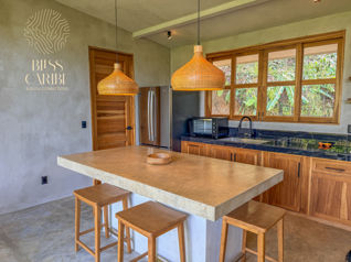Modern Jungle Home for Sale in Puerto Viejo, Costa Rica en Cahuita, Talamanca, Limón — $495,000 - Foto 4 de 24