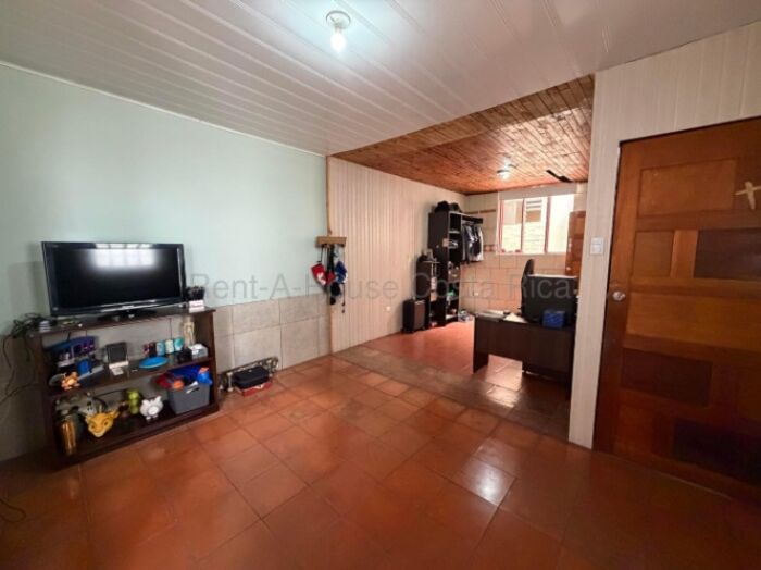 Venta propiedad comercial con alto tránsito y uso mixto ideal inversión #26-1802 GS en San Juan De Dios, Desamparados, San José — $280,000