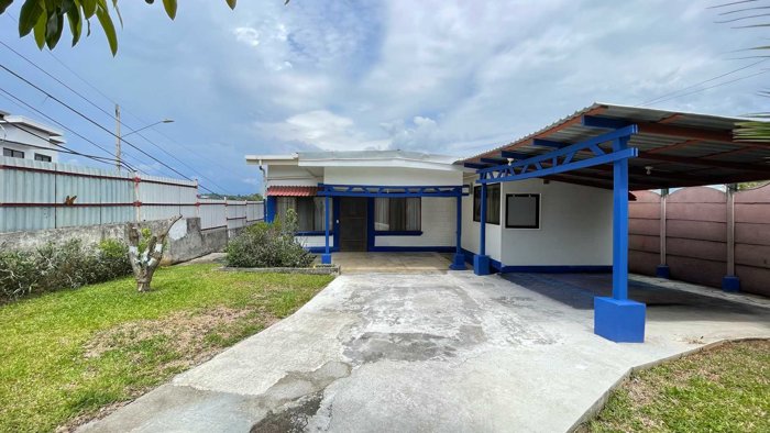 House For Sale In Tacares De Grecia in Grecia, Alajuela — ₡ 80 000 000