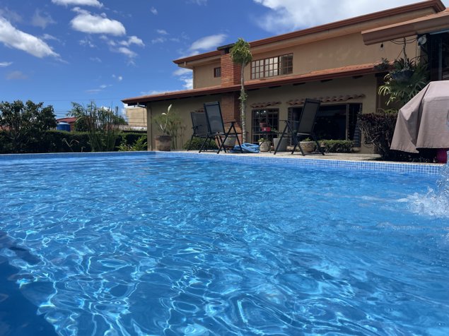 Venta de casa en Santo Tomás de Santo Domingo, Heredia in Santo Tomás, Santo Domingo, Heredia — $390,000