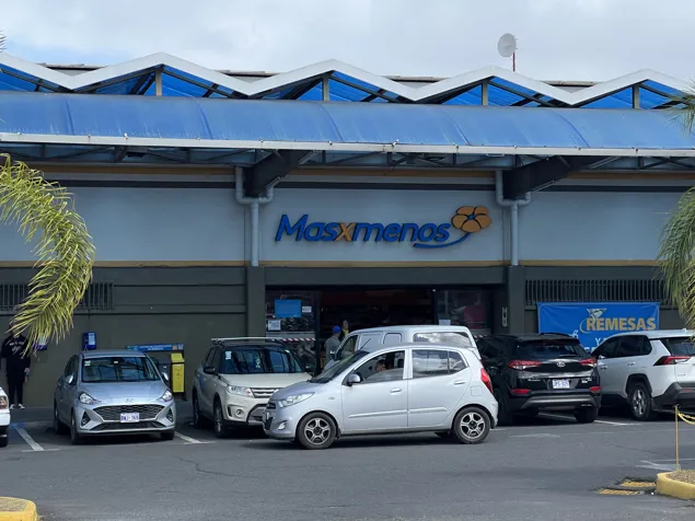 Se vende Local  comercial en Novacentro Solo para inversionistas en Guadalupe, Goicoechea, San José — $1,700