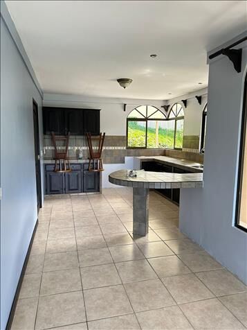 Hermosa Casa  en San Vito, Coto Brus, Puntarenas — $145,000