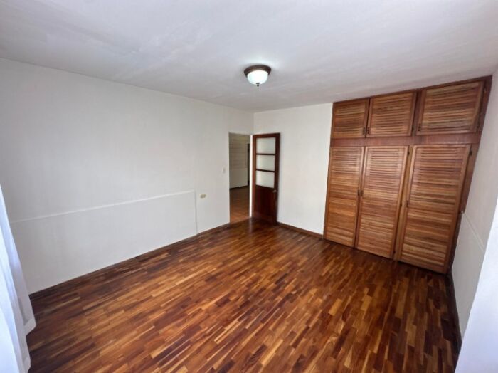 Se vende casa en San Francisco de 2 Ríos San José 26-1213 en San Francisco de Dos Ríos, San José — $211,500