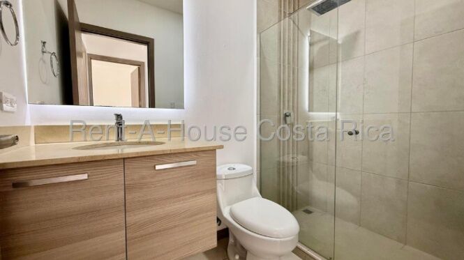 Alquiler de Casa en San Antonio de Escazú. RAH 26-1474 in San Antonio, Escazú, San José — $1,700