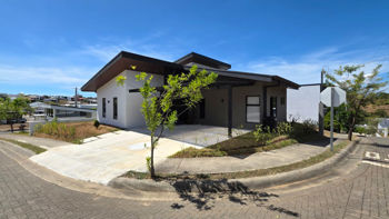 Home For Sale In Montezuma Gated Community, Grecia