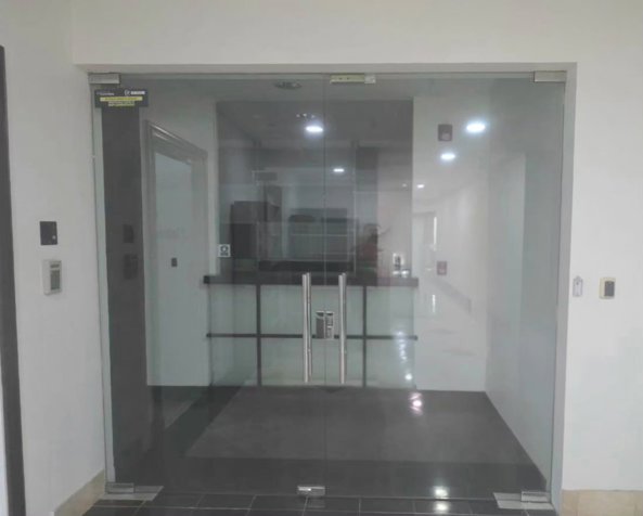 ALQUILER DE OFICINA, SAN JOSÉ, SANTA ANA, PARQUE EMPRESARIAL FORUM 1 en Santa Ana, San José — $4,101