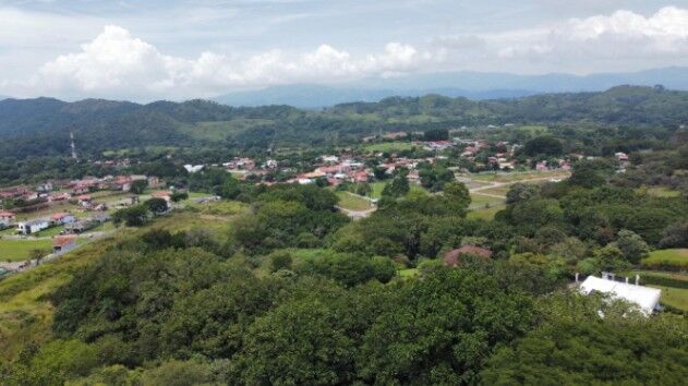 Venta de Majestuosa Casa en Alajuela / Mls. 23-904 en Guácima, Alajuela — $1,200,000