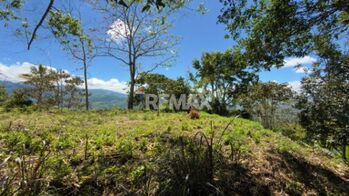LOTE EN VENTA EN PÉREZ ZELEDÓN – 1,712 m² CON VISTA AL CERRO CHIRRIPÓ Y QUEBRADA in San Isidro De El General, Pérez Zeledón, San José — $136,000 - Photo 4 of 9