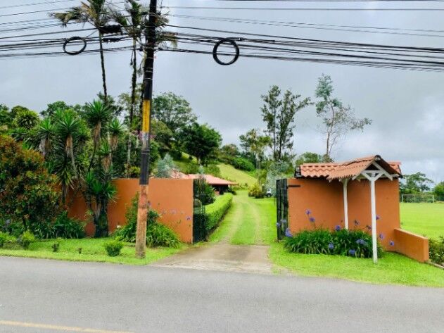 QUINTA DE DESCANSO O INVERSION EN VENTA en Santa Cruz, Turrialba, Cartago — $500,000