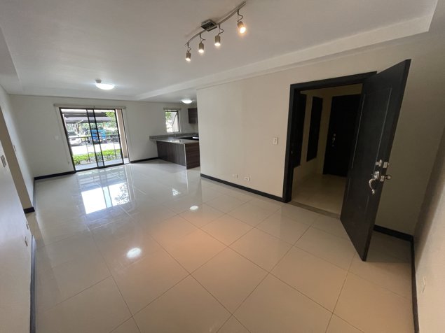 Apartamento en venta Brasil de Mora, Condominio del Rio en Brasil, Santa Ana, San José — $185,000 - Foto 2 de 17
