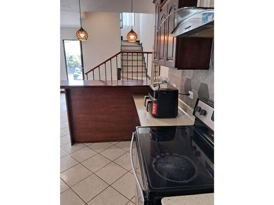 ALQUILER DE APARTAMENTO SEMIAMUEBLADO, SAN JOSÉ, ESCAZÚ, SAN RAFAEL, CONDOMINIO IBIZA - 10185295 en San Rafael, Escazú, San José — $1,350