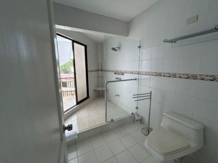Casa amplia en venta en residencial privado de La Garita Alajuela con piscina y ascensor #25-91 GS in Garita, Alajuela — $380,000