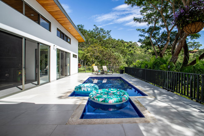Joya moderna en el entorno natural de Hacienda Atenas in Atenas, Alajuela — $575,000