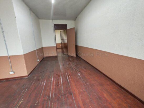 MLS-27-160 KQ ALQUILER LOCAL COMERCIAL EL CARMEN SAN JOSE CONTACTENOS AL # 88987222 in Carmen, San José — ₡ 250 000