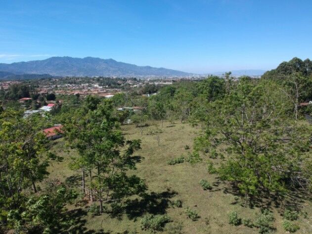 Lote en Venta en La Unión, Cartago. en San Ramón, La Unión, Cartago — $2,365,000