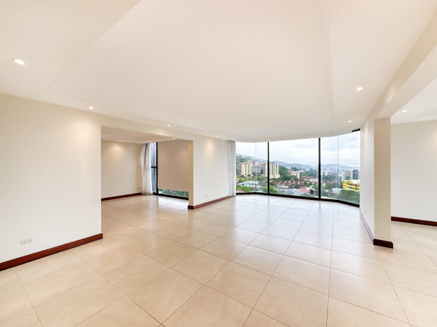 Amplio Apartamento con espectaculares vistas en Escazú in Escazú, San José — $350,000