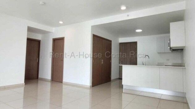 AQUILER DE MODERNO APARTAMENTO EN BAMBÚ RIVERA. TIBAS. en Cinco Esquinas, Tibás, San José — $1,200