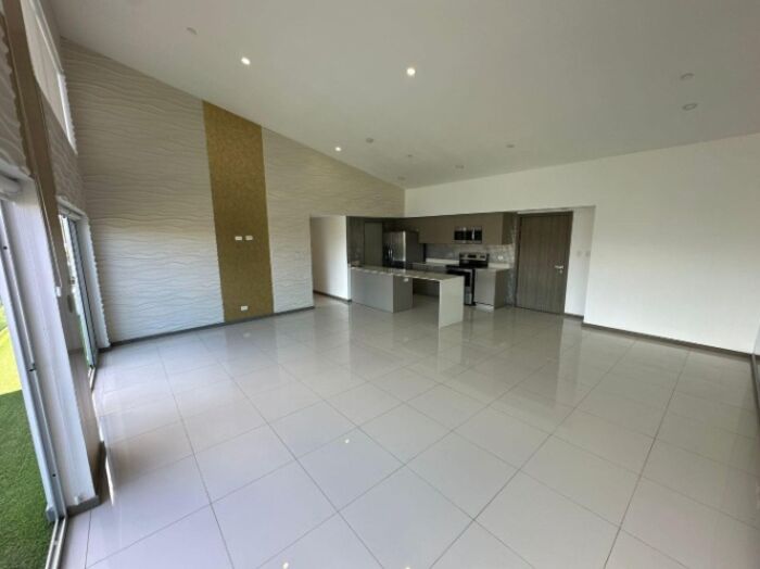 Alquiler de Magnifico Apartamento en Rohrmoser / Mls. 26-1259 OFC JB en Pavas, San José — $2,000
