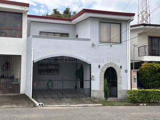 CASA EN VENTA EN LA RIBIERA DE BELÈN in La Ribera, Belén, Heredia — $365,000 - Photo 2 of 12
