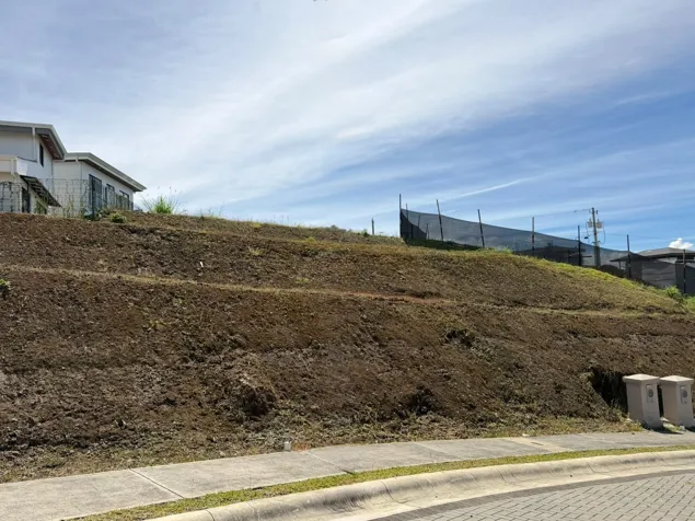Vendo Lote en Condominio Hacienda Peraz - Tres Rios en Tres Ríos, La Unión, Cartago — $110,000