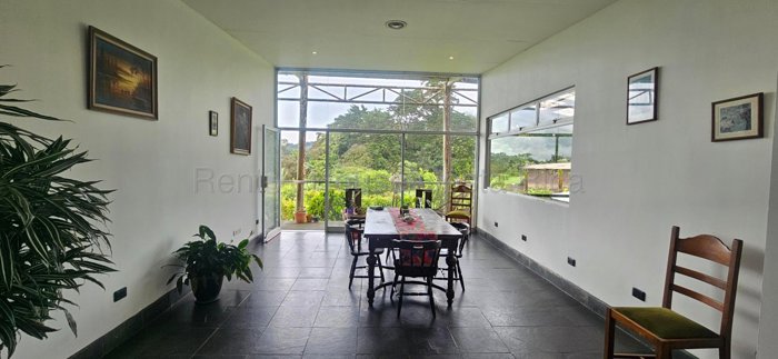 Venta propiedad amplia zona verde in San Isidro, Heredia — ₡ 170 000 000
