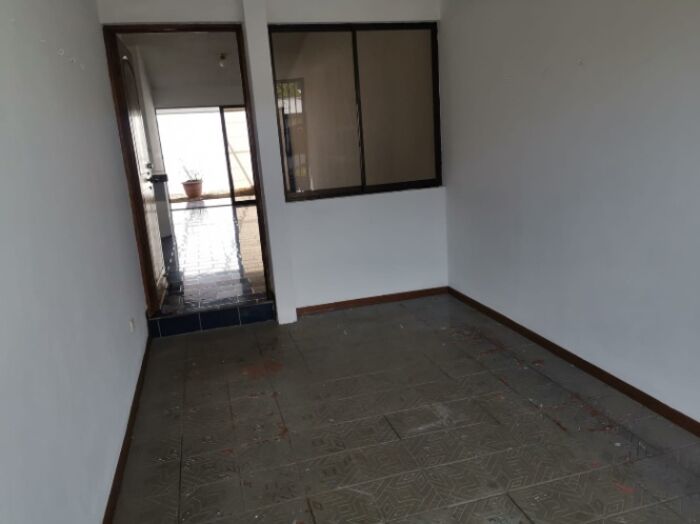 Se vende casa EN ALAJUELA en Alajuela — ₡ 80 000 000