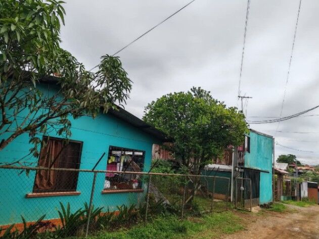 SE VENDE BELLA PROPIEDAD CON CASA Y 4 APARTAMENTOS EN PÉREZ ZELEDÓN.  en Daniel Flores, Pérez Zeledón, San José — ₡ 60 000 000