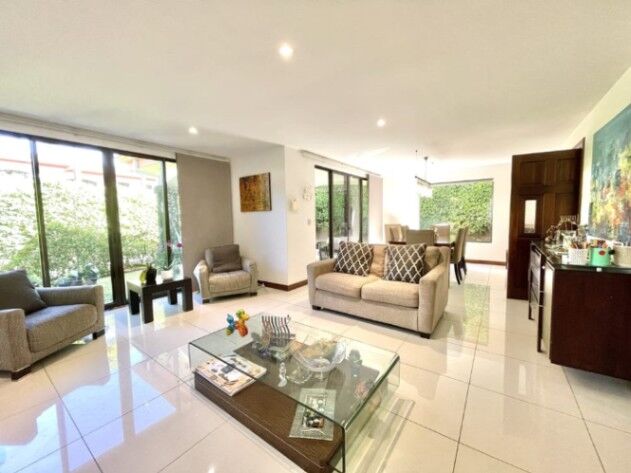 VENDO CASA EN POZOS DE SANTA ANA. in Pozos, Santa Ana, San José — $429,000