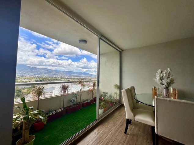 Apartamento con inquilino para inversión  en condominio Bellavista in Ulloa, Heredia — $195,000