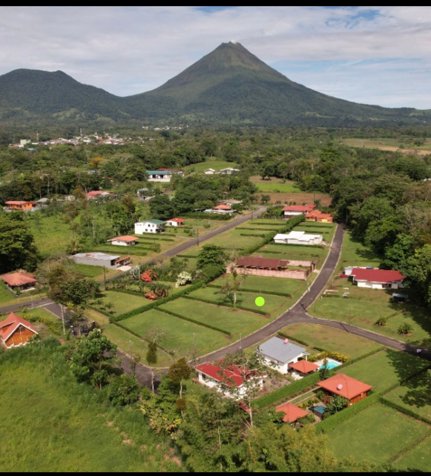 VENTA Lote con vista al volcán, condominio en La Fortuna en La Fortuna, San Carlos, Alajuela — ₡ 40 600 000 - Foto 2 de 18