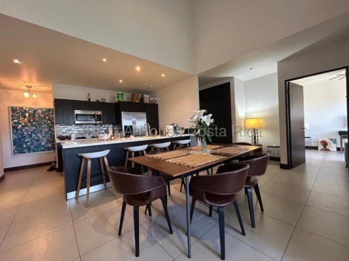 Se alquila apartamento en Pozos Santa Ana 26-2099 en Pozos, Santa Ana, San José — $1,700