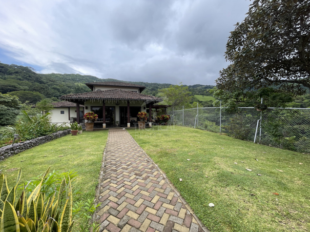 Inversión con Cabañas y Finca Privada en Piedades, Santa Ana en Piedades, Santa Ana, San José — $1,800,000 - Foto 3 de 33