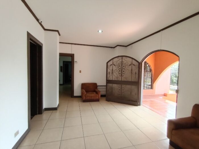 EDIFICIO EN ROHRMOSER EN ALQUILER en Pavas, San José — $13,000