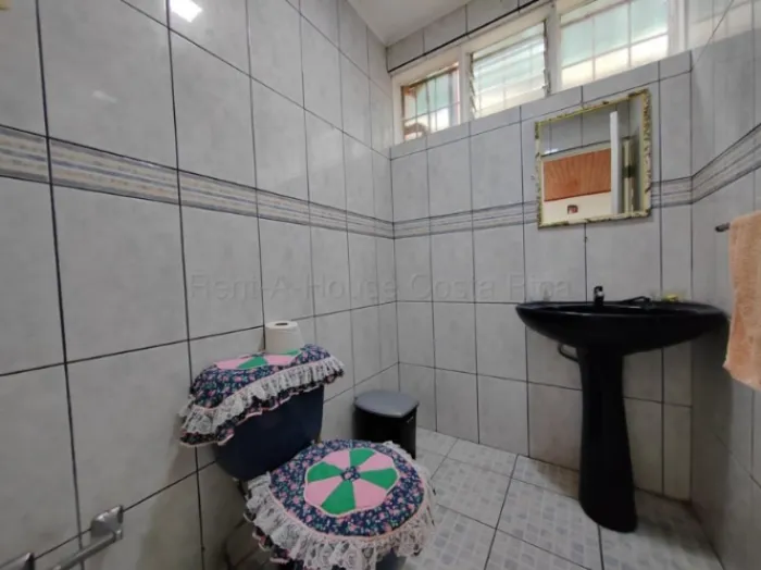 Rental of House in Oriental-Cartago. Residential or Commercial Use. in Oriental, Cartago — $1,800 - Photo 3 of 17