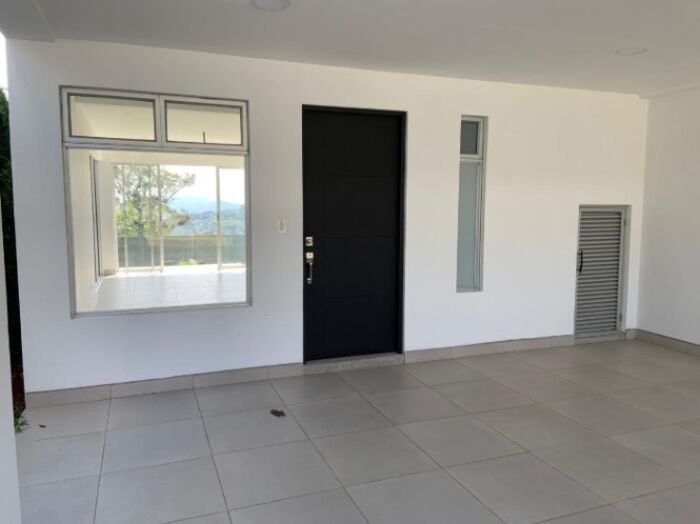 Venta de Encantadora Casa en Escazú / Mls. 25-142 OFC JB in San Antonio, Escazú, San José — $270,000