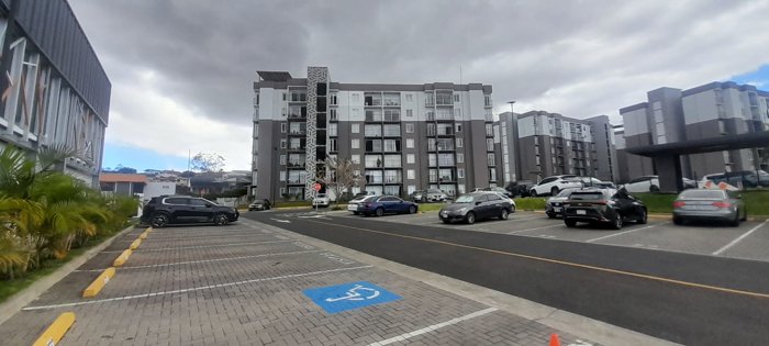 Venta de Apartamento / Condominio Khaya / Curridabat in Sánchez, Curridabat, San José — $200,000