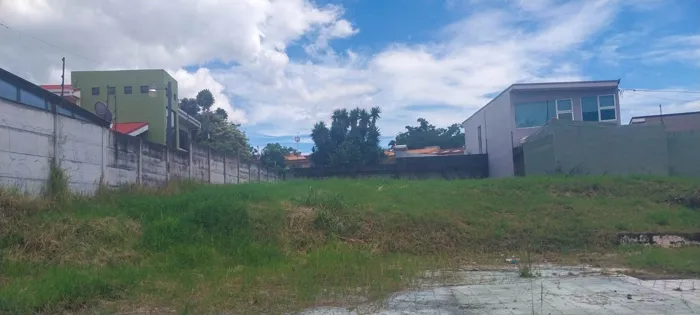Terreno con uso de suelo mixto, San Pablo de Heredia  1,112 mtrs2 en San Pablo, Heredia — ₡ 240 000 000