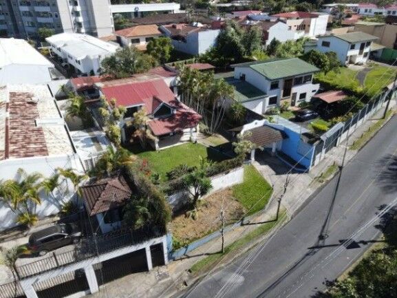 Venta de Casa con Uso de Suelo Mixto en Granadilla de Curridabat. RAH 26-449 in Granadilla, Curridabat, San José — ₡ 170 000 000