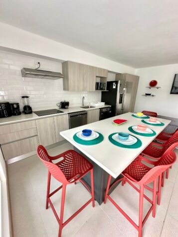 VENTA DE APARTAMENTO AMUEBLADO EN RESIDENCIAS VIVA JACÓ  en Jacó, Garabito, Puntarenas — ₡ 215 000